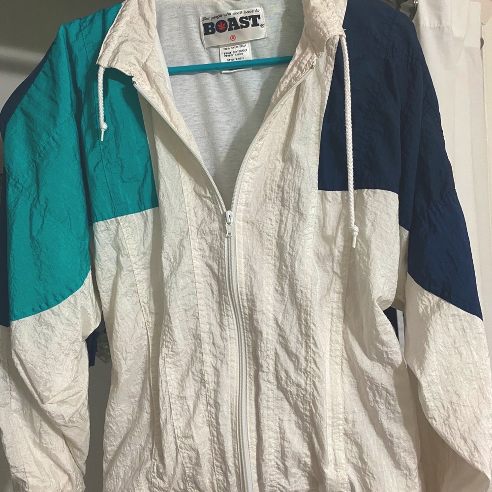Boast Vintage Windbreaker!!